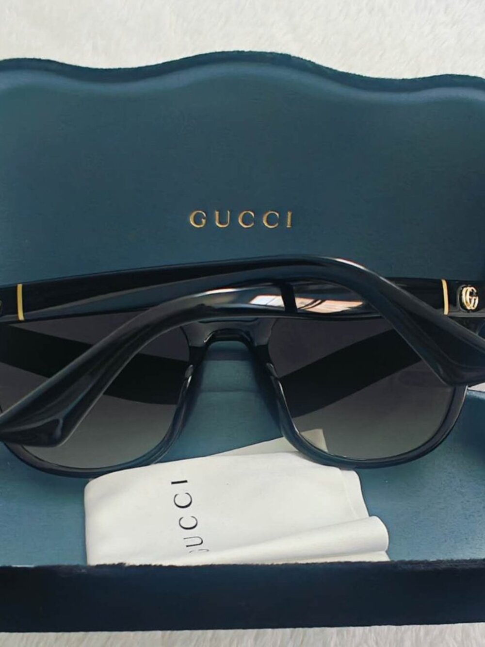 NIB Gucci Classic Black Sunglasses - Picture 10 of 11